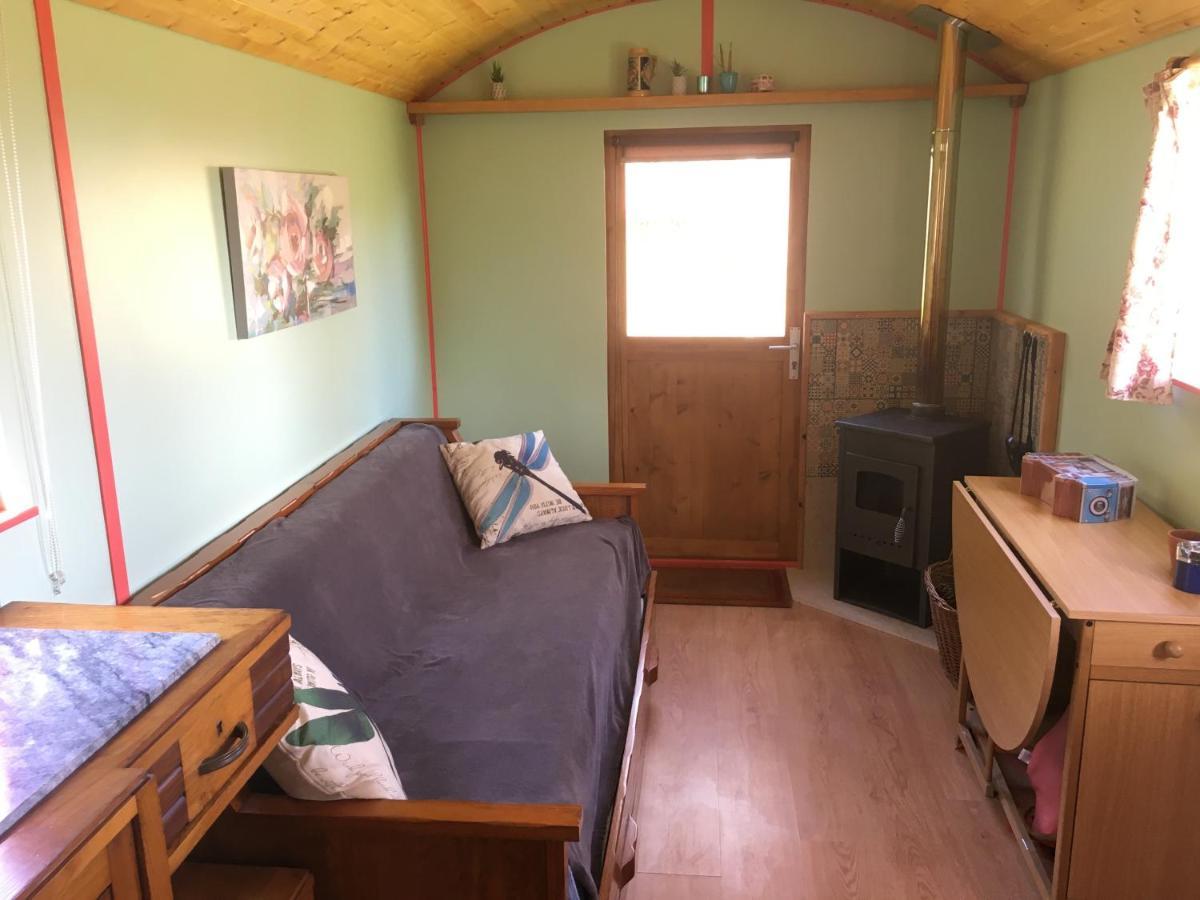 Rosa The Cosy Cabin - Gypsy Wagon - Shepherds Hut, River Views Off-Grid Eco Living Pedrogao Grande Εξωτερικό φωτογραφία
